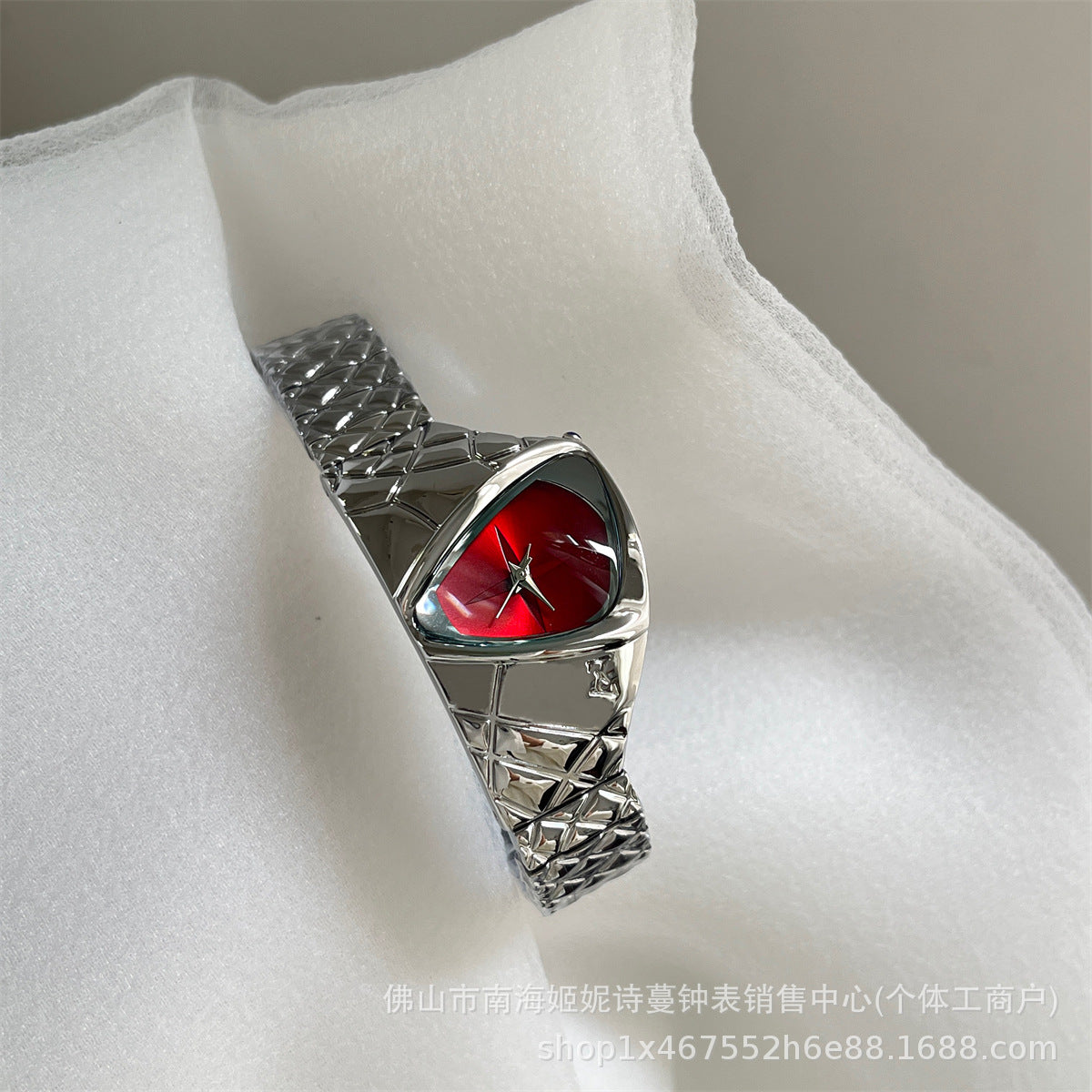 DRAGON EYE | Alien Retro Concept Watch