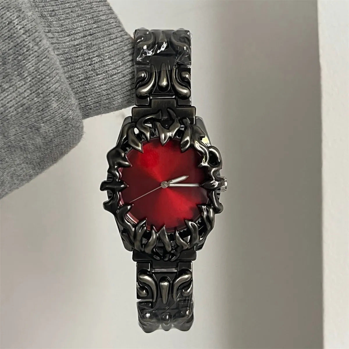 ALIEN CLAW | Luminous Futuristic Quartz Watch