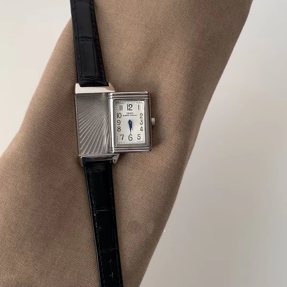 RETRO QUARTZ | Unisex Retro Fashion Quartz Watch UAE
