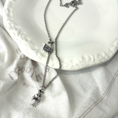Gothic rock-and-roll aesthetic chain