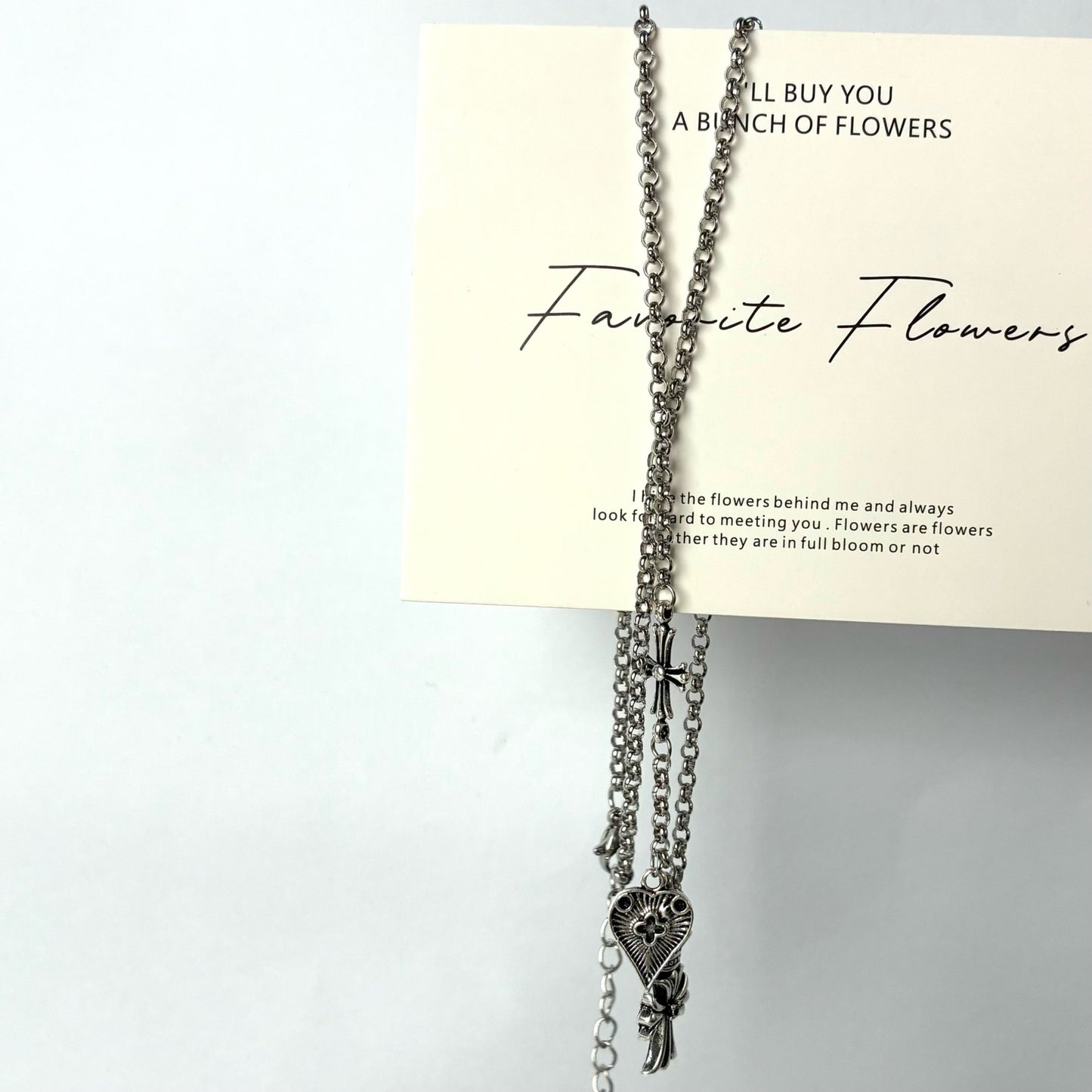 Gothic rock-and-roll aesthetic chain