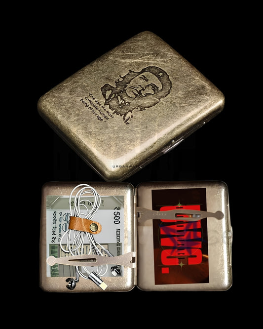 Vintage Metal wallet Che⭐️