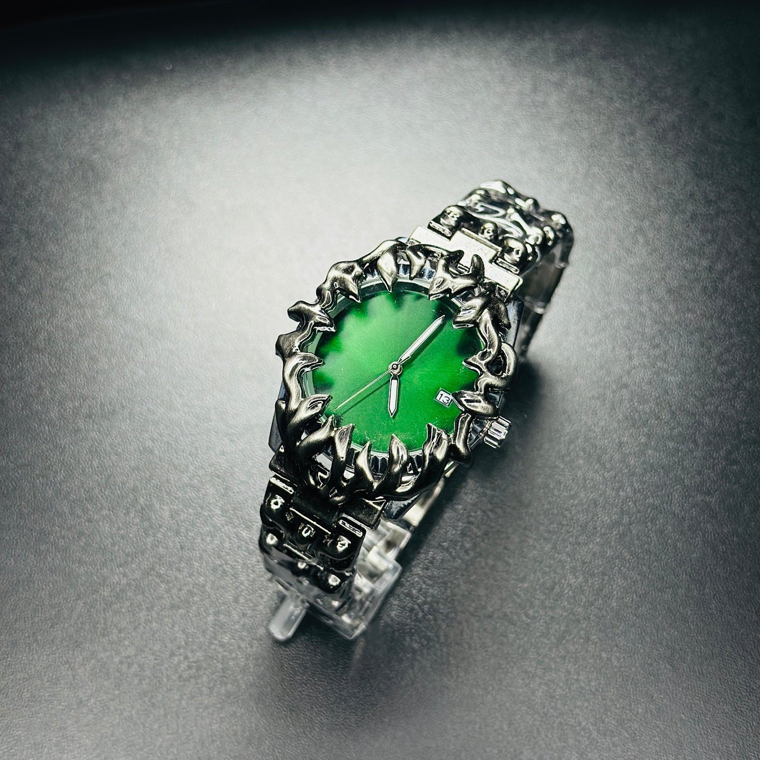 ALIEN CLAW | Luminous Futuristic Quartz Watch