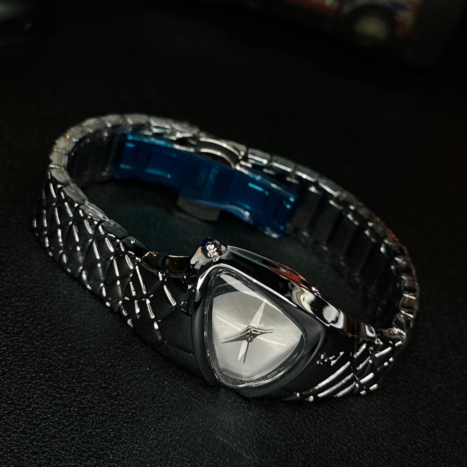 DRAGON EYE | Alien Retro Concept Watch