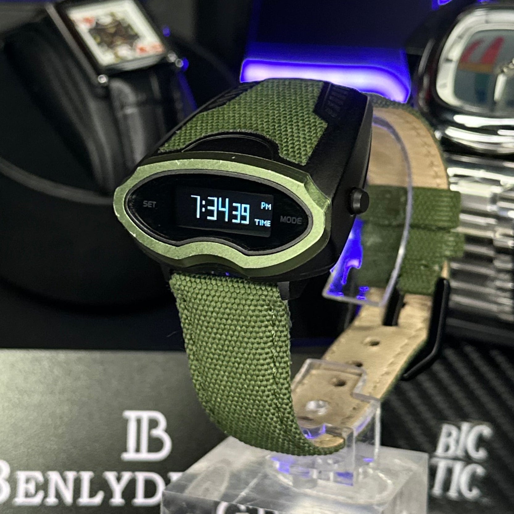 VIPERIS S2000 | Vintage OLED Quartz Watch