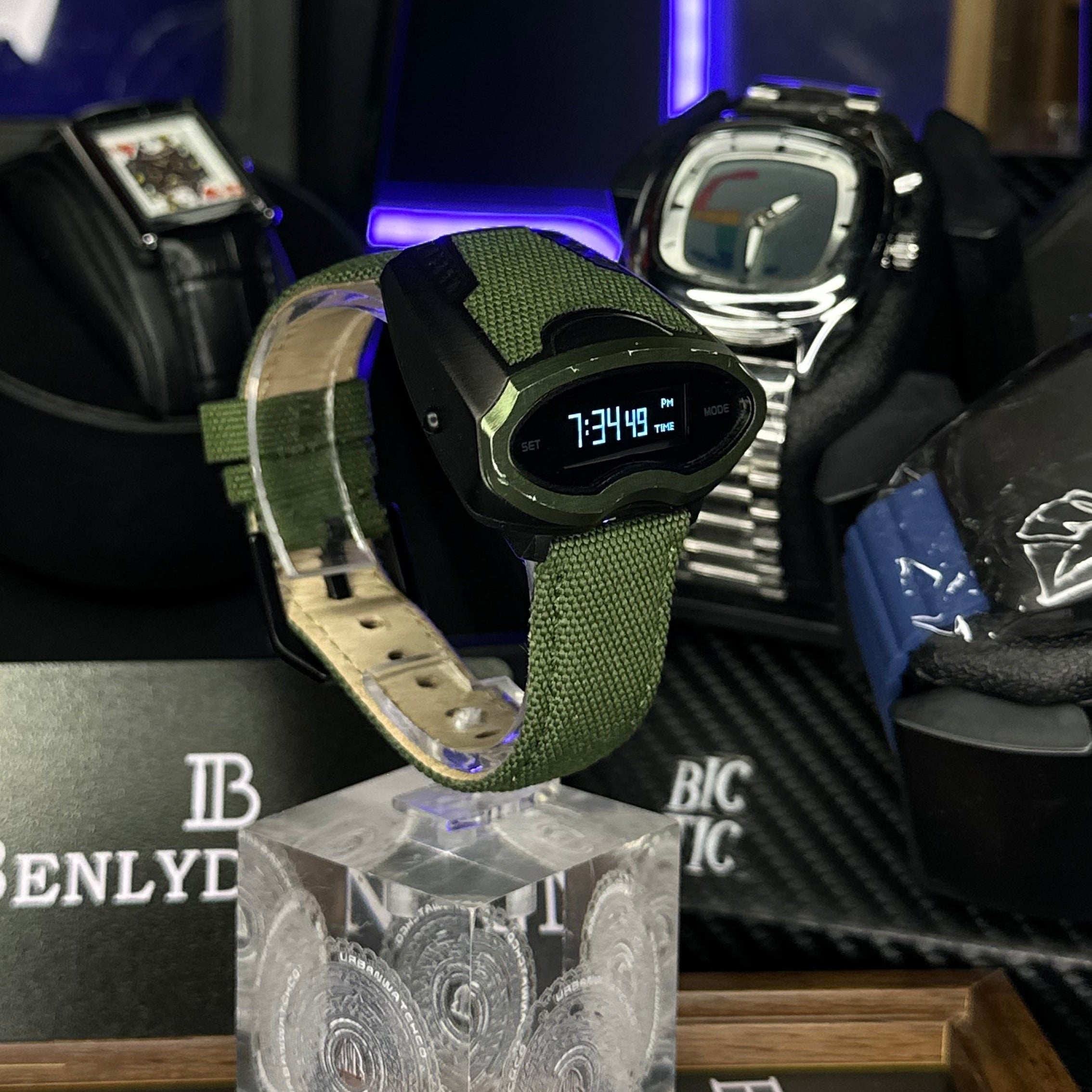 VIPERIS S2000 | Vintage OLED Quartz Watch