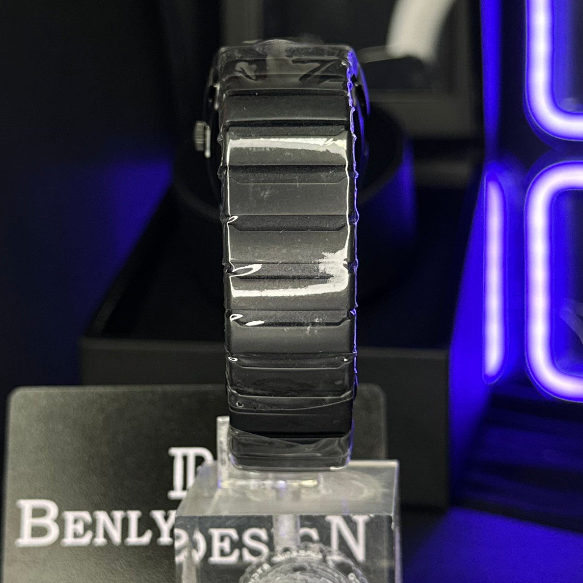 LUMIN L700 | Black Gold Analog Quartz Watch