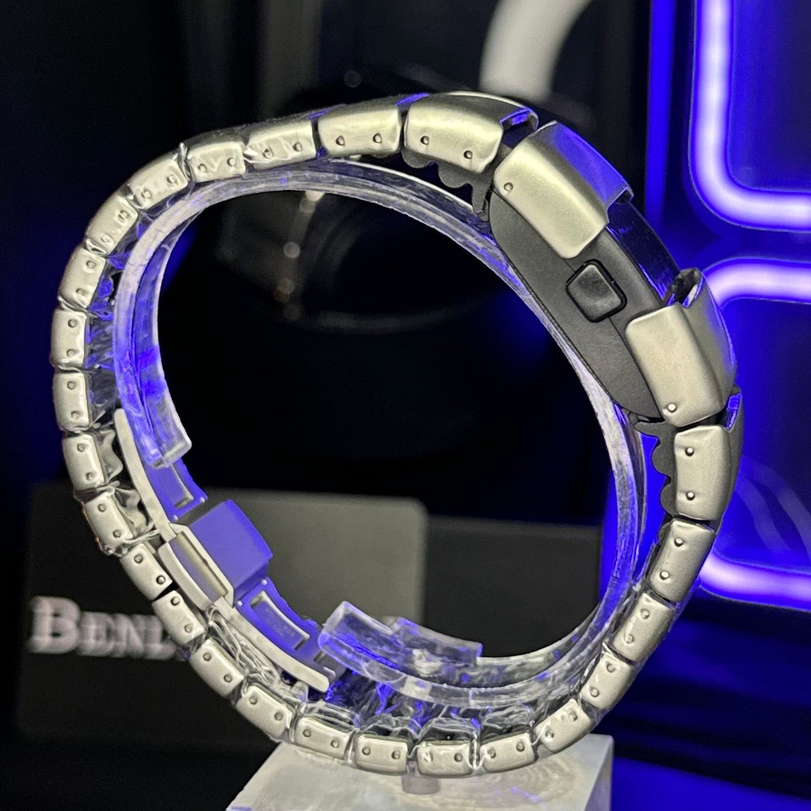 D-LINE X6000 MATTE SILVER | Refined Digital Watch