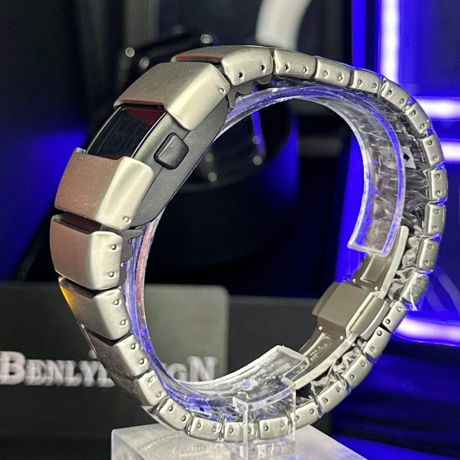 D-LINE X6000 MATTE SILVER | Refined Digital Watch