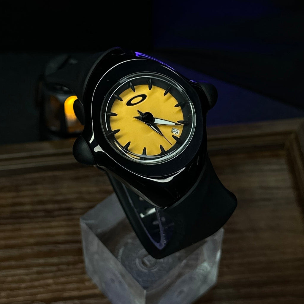 OAKLEY CRUSH | Vintage Y2K Futuristic Sports Watch UAE