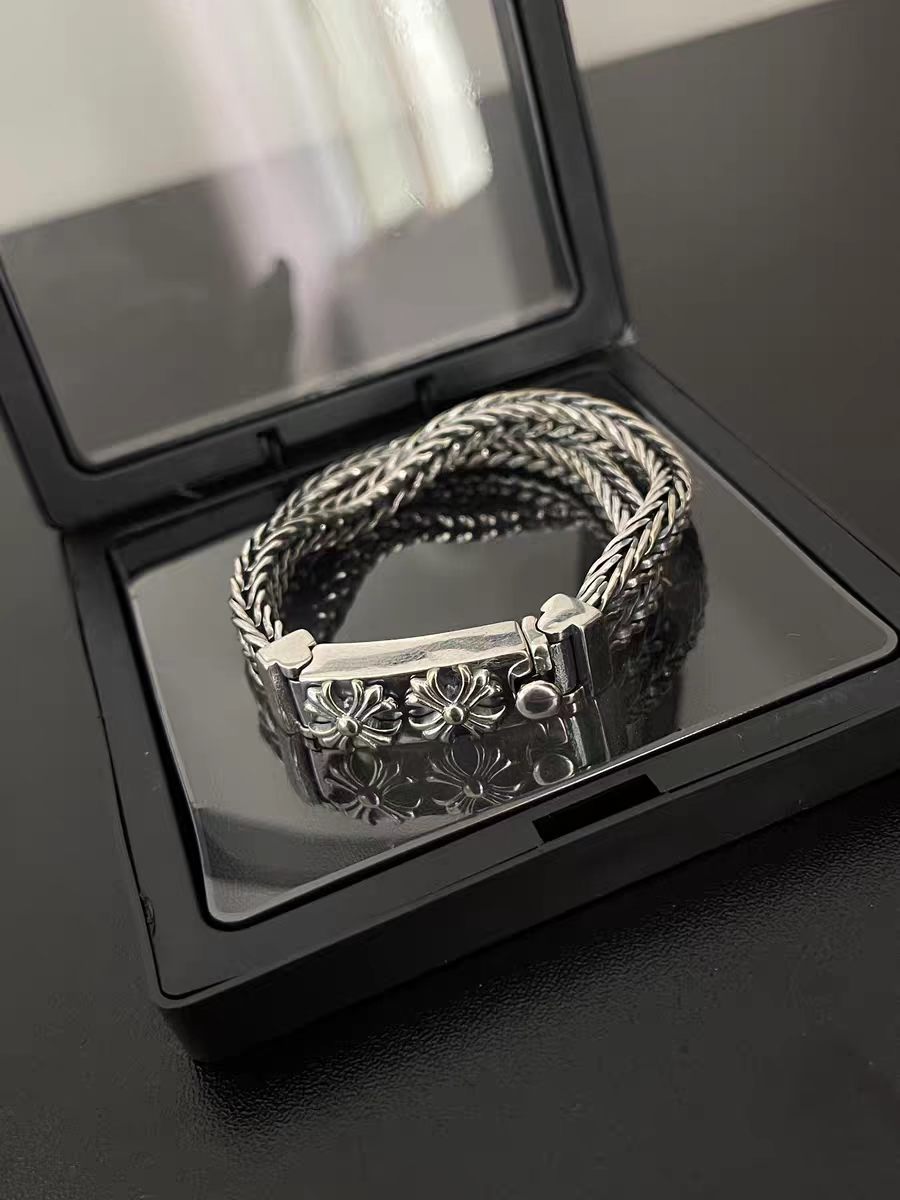 CROSS LINK — Gothic Wristband