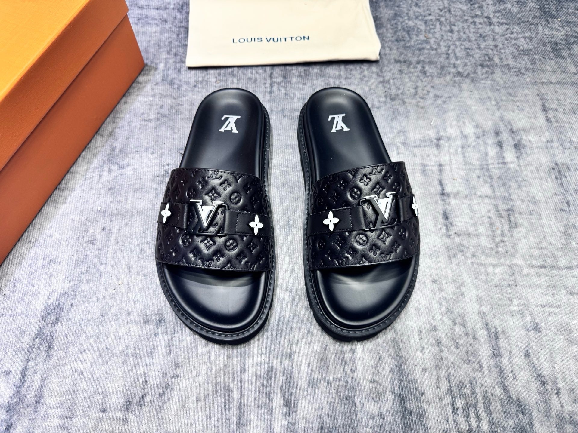 LETTER SLIDE | Classic Logo Luxury Slippers UAE