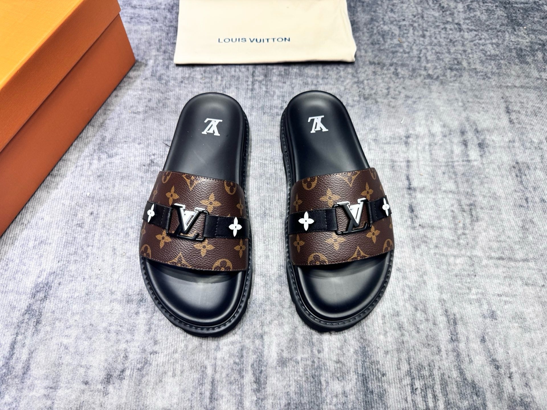 LETTER SLIDE | Classic Logo Luxury Slippers UAE