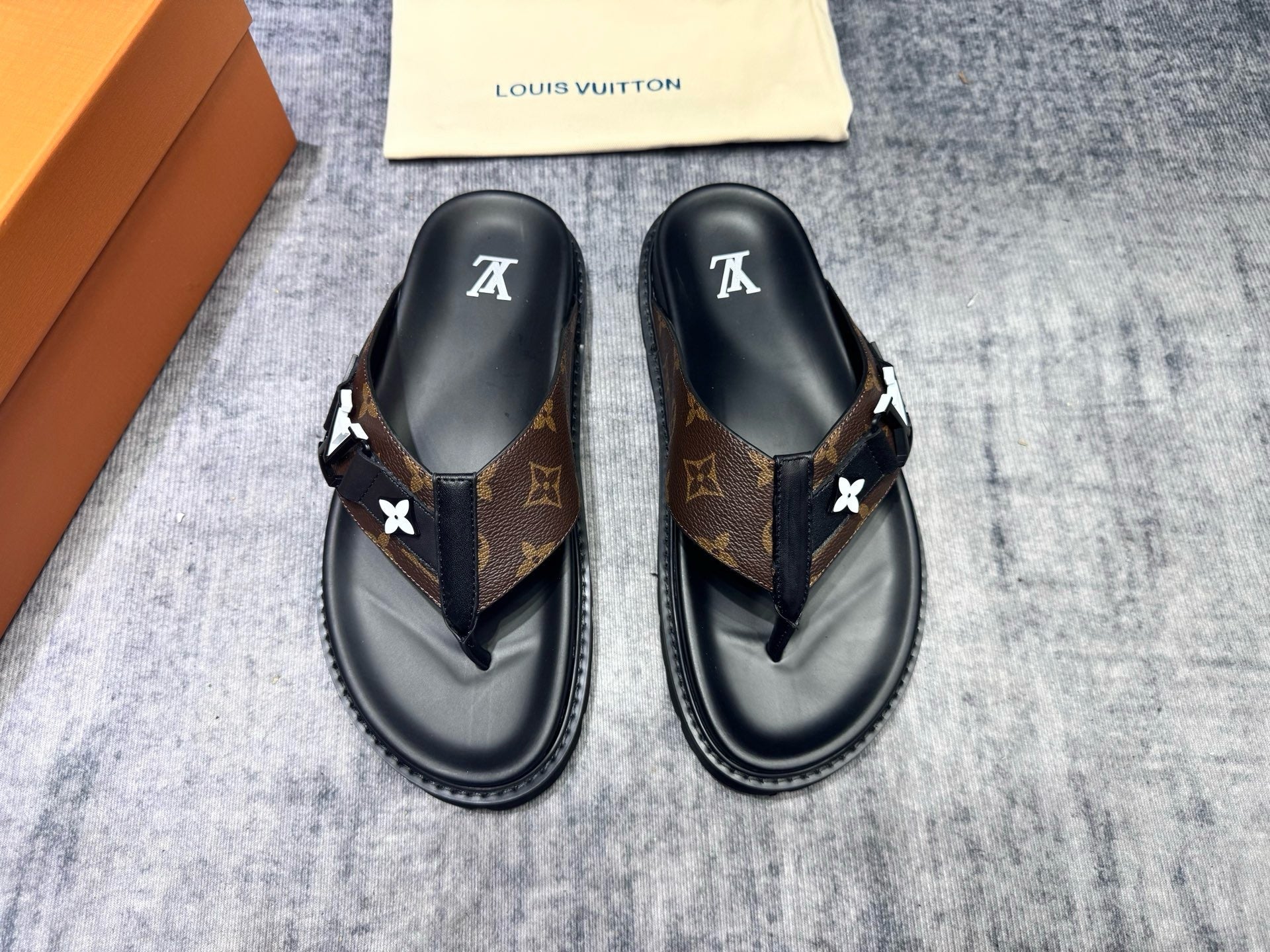 LETTER SLIDE | Classic Logo Luxury Slippers UAE